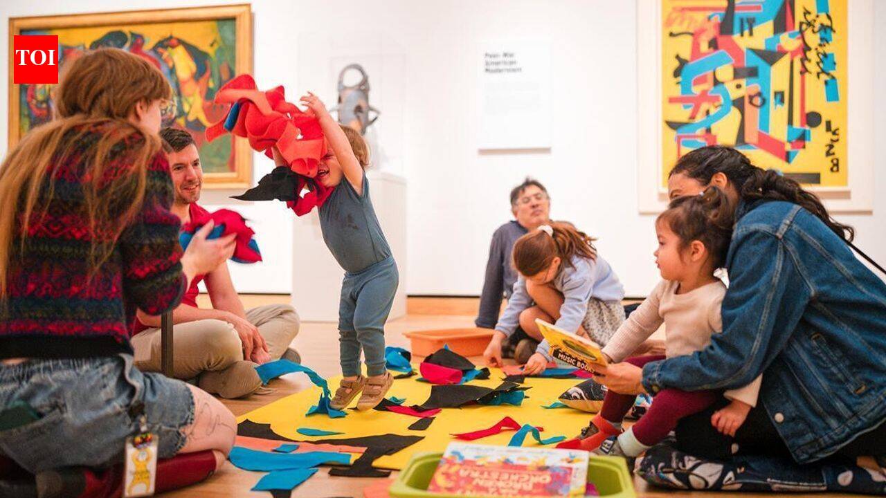 O co-fundador da Comcast, Julian Brodsky, e sua esposa Lois doaram 20 milhões de dólares para expandir o espaço de aprendizagem do Museu de Arte de Filadélfia de 5.901 para cerca de 19.000 pés quadrados, ajudando-o a receber mais de 36.000 estudantes por ano