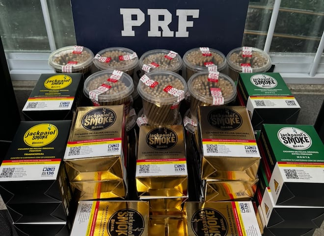 PRF apreende mais de 10 mil cigarros artesanais irregulares na BR-116, em Vitória da Conquista (BA)