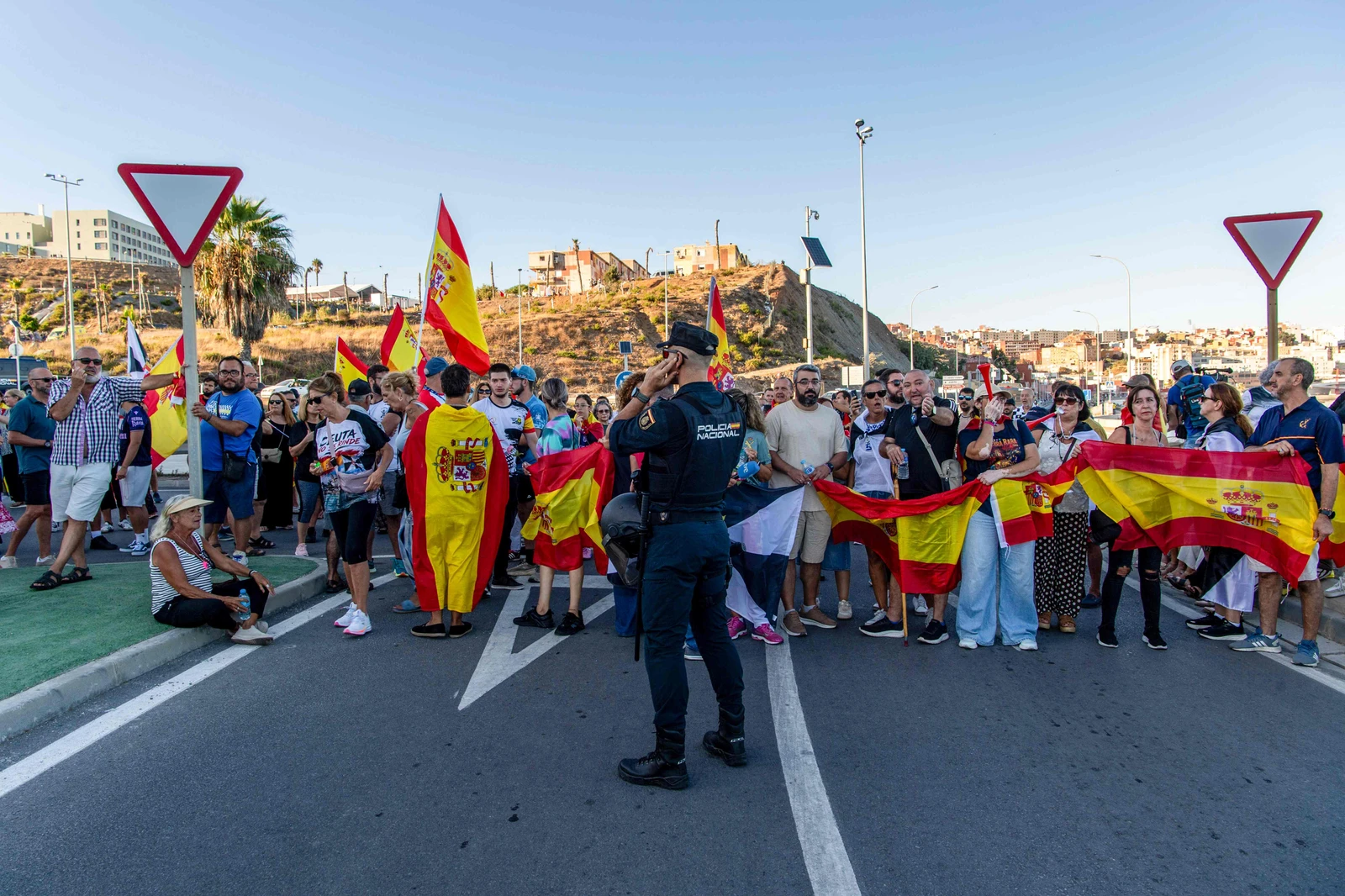 Colonos israelenses atacam procissão de casamento perto de Belém