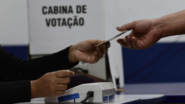 Por que o TSE mudou 2.000 seções eleitorais agora e como checar se a sua está na lista: veja regiões mais afetadas