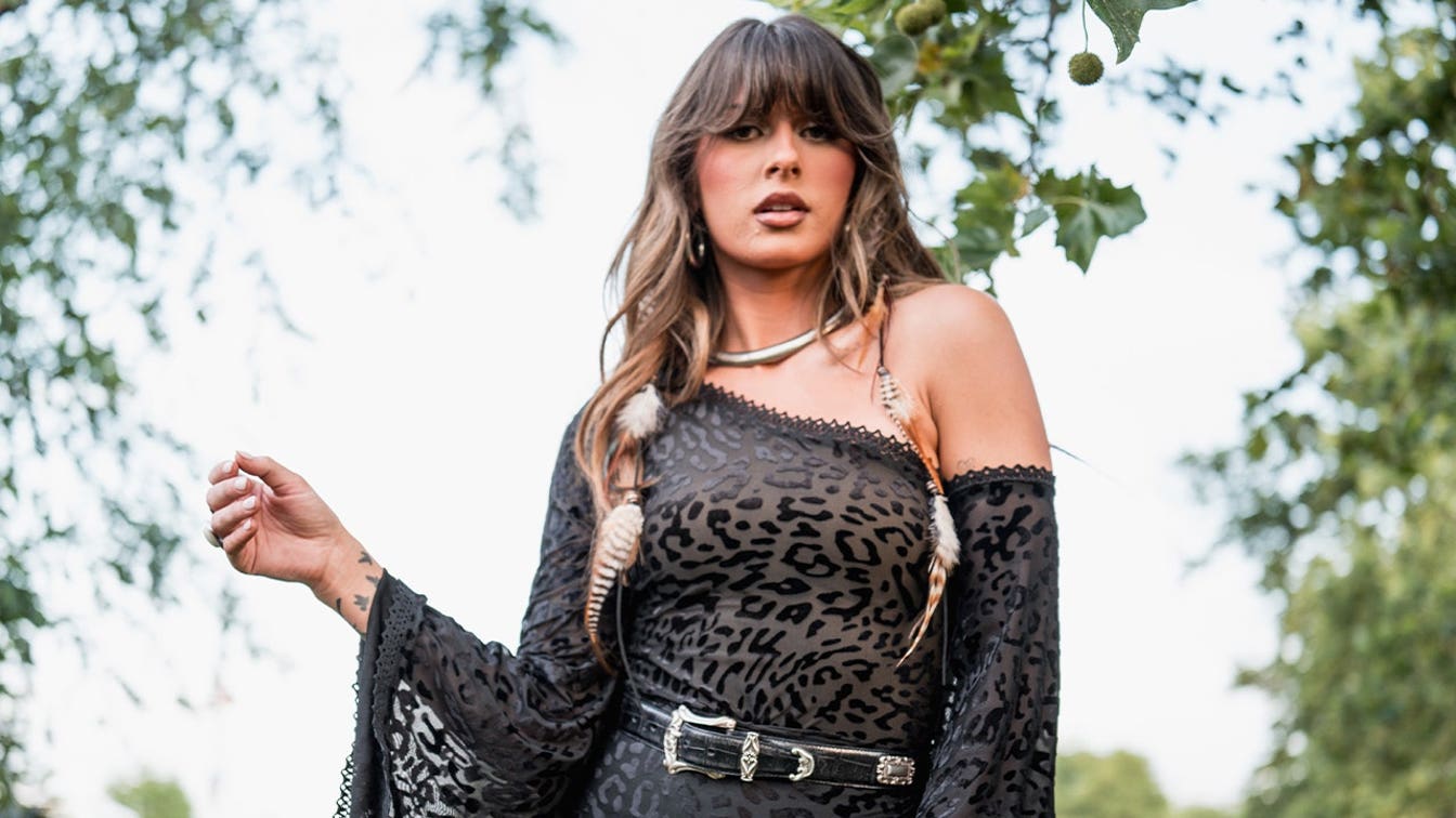 Ella Langley diz que o show cancelado 'não vale uma vida humana' após ameaça de bomba