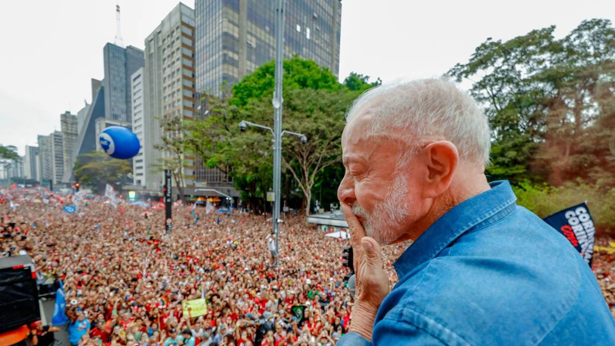 Apoiadores realizam atos pró-Lula no país inteiro neste domingo (11/10)