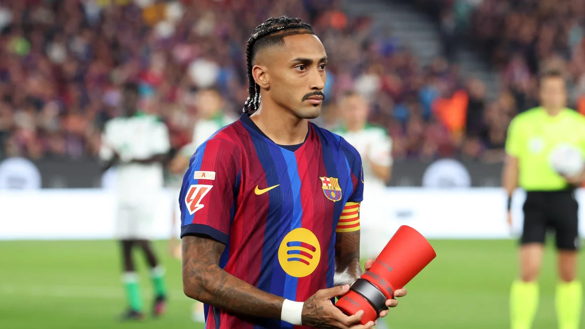 Raphinha retorna a jogar contra o Real Betis após lesão na Data Fifa