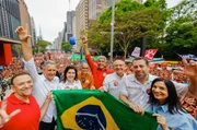 Apoiadores realizam atos pró-Lula no país inteiro neste domingo (11/10)