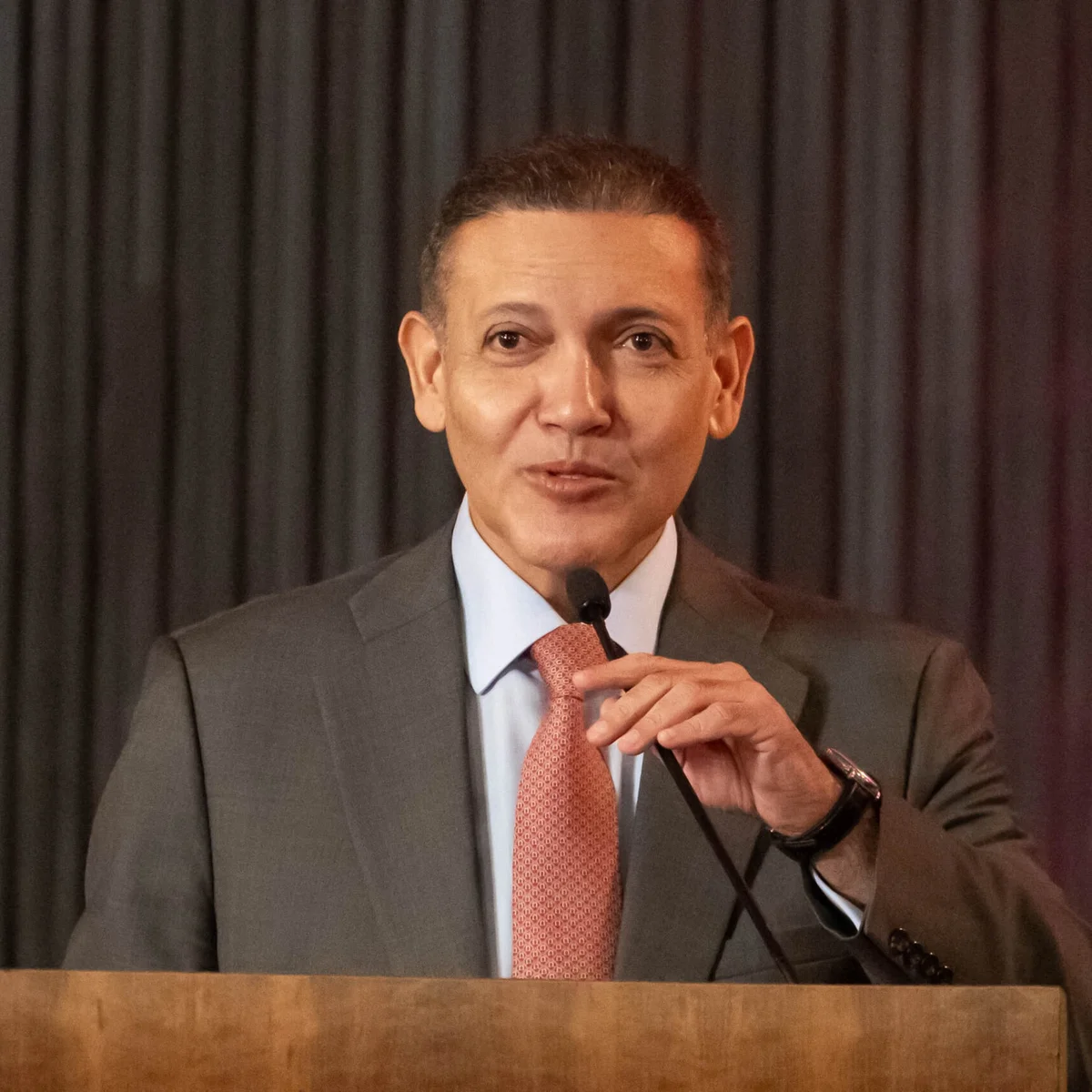 Master: deputados do PT pedem a Fachin investigação contra Nunes Marques