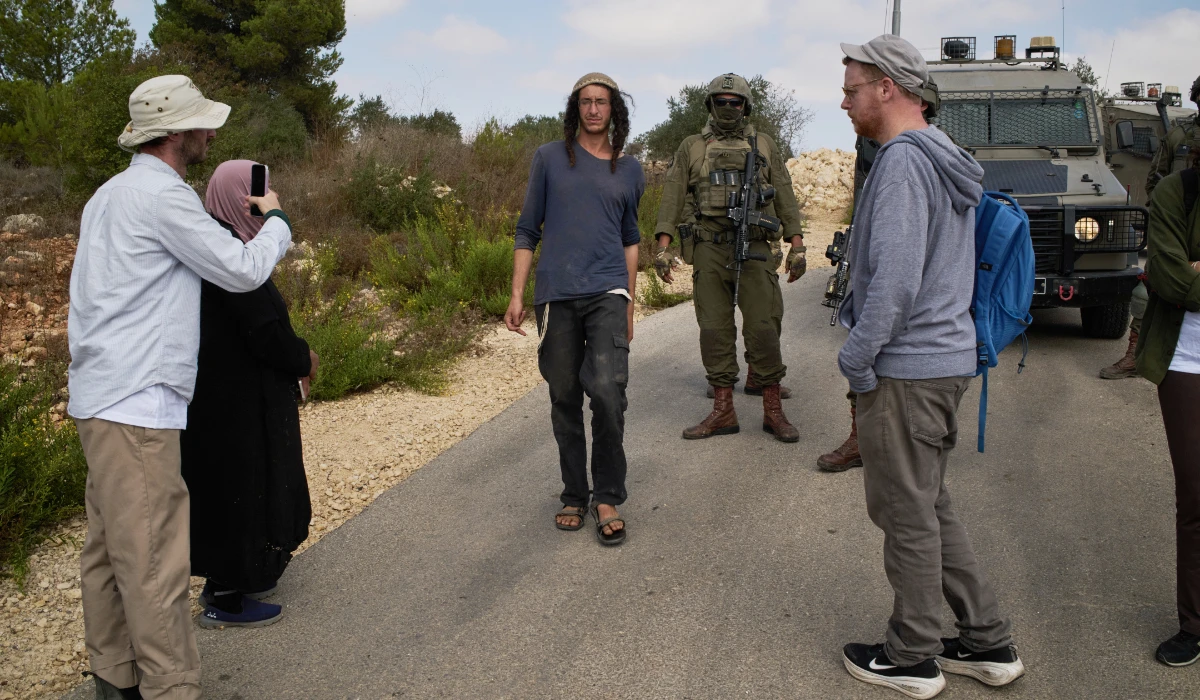Colonos israelenses atacam procissão de casamento perto de Belém